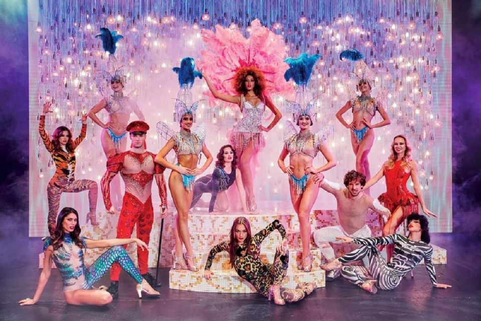 Paris: Paradis Latin Cabaret Show With Optional Champagne - Experience the Glamour and Artistry