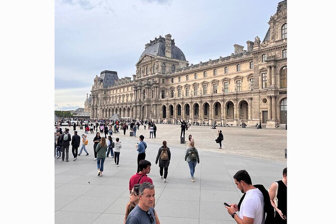 Private Professional PHOTOSHOOT in Paris - Tailored Session at Iconic Parisian Locations