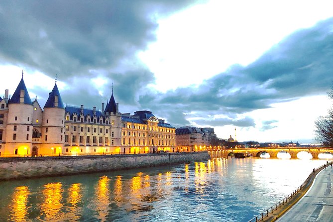 Semi-Private French Revolution and Conciergerie Tour - Visit to Conciergerie