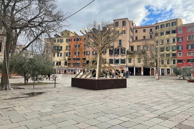 Venice: Jewish Ghetto Walking Tour With Time for Synagogues Tour - Tour Guide Performance and Communication