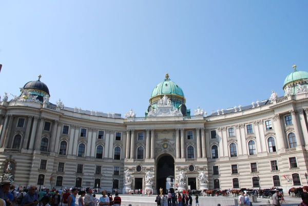 Vienna: 2-Hour Historical Sightseeing Tour - Booking Options