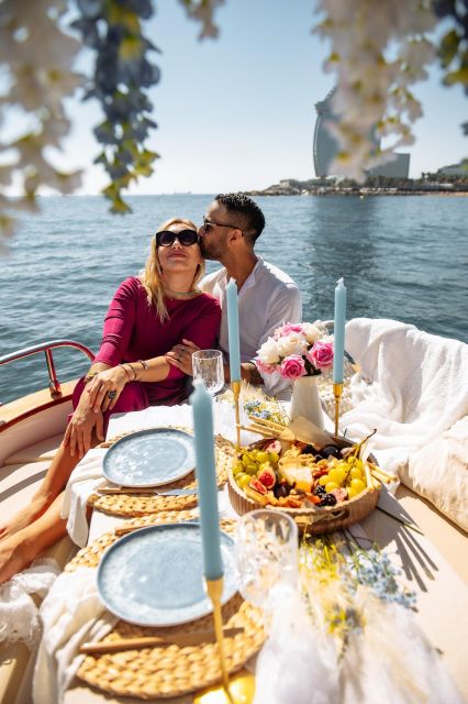 A Romantic Date on a Boat - Itinerary