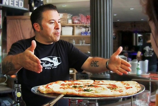 A Slice of Brooklyn Pizza Tour - Traveler Interaction