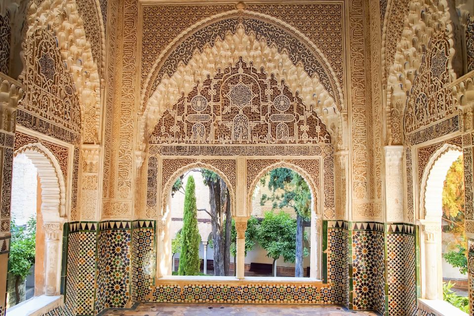 Alhambra and Albaicín Full-Day Private Tour From Seville - Important Information