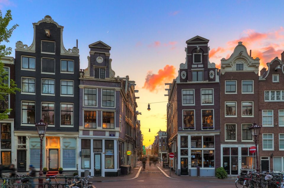 Amsterdam: Walking Tour With Audio Guide on App - What to Bring