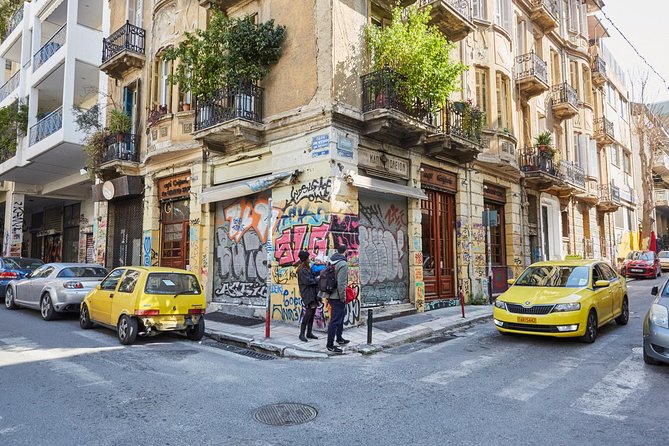 Athens Neighbourhoods Half-Day Small-Group Walking Tour - Traveler Experience