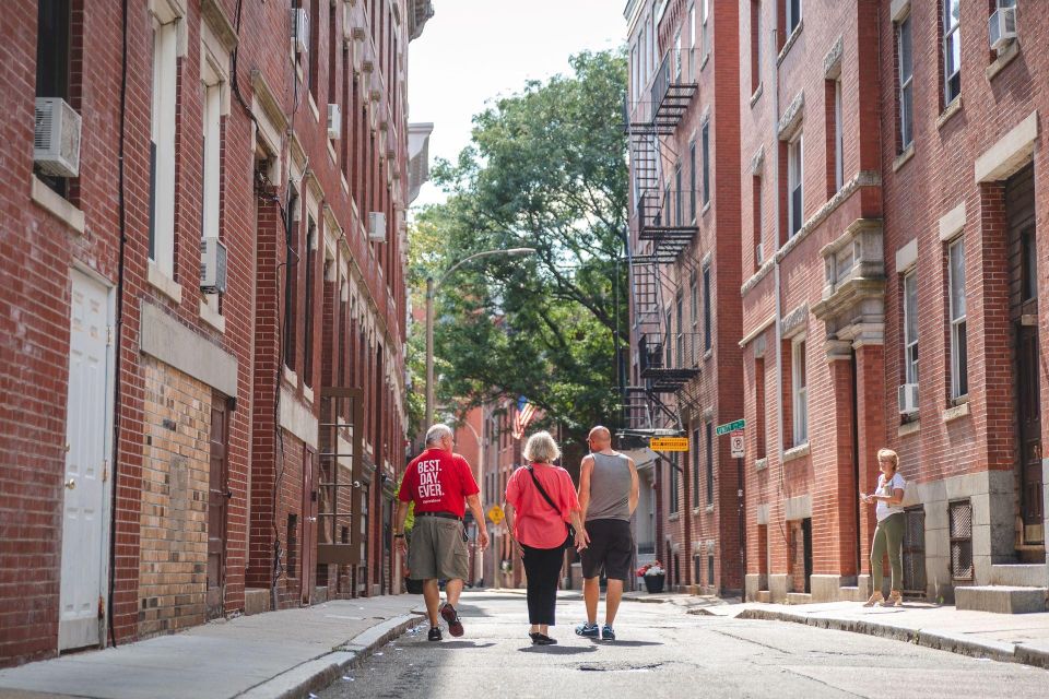 Boston: North End Food Experience With Pizza, Meats & Cheese - Traditional Tastes and Smells