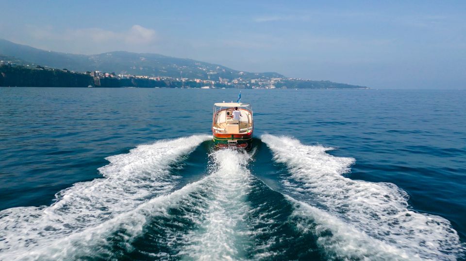 Capri, Sorrento Coast and Amalfi Coast: Boat Tour - Boat Features