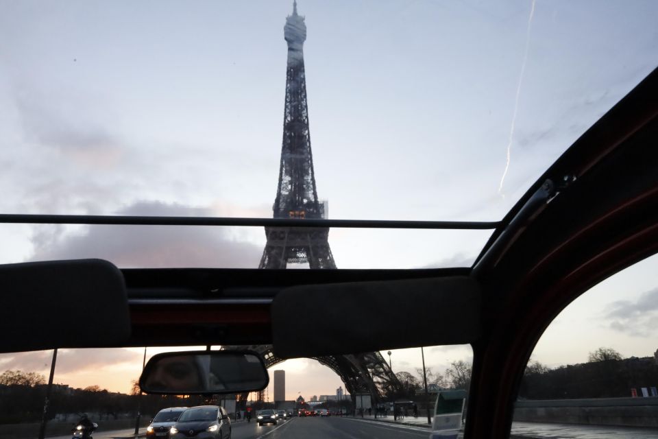 Discover Paris in a 2cv - Citroën 2CV Adventure