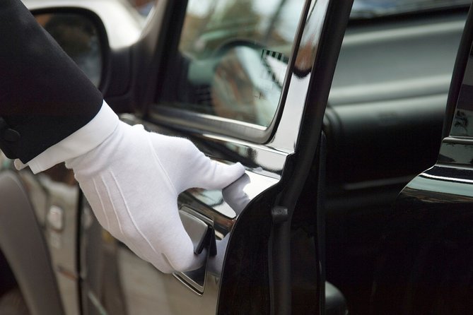 Half- or Full-Day Private Chauffeur Service, Toronto - Expectations and Additional Info