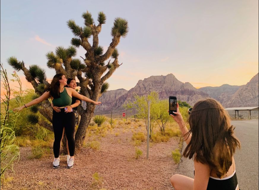 Las Vegas: Sunset Hike and Photography Tour Near Red Rock - Review Summary