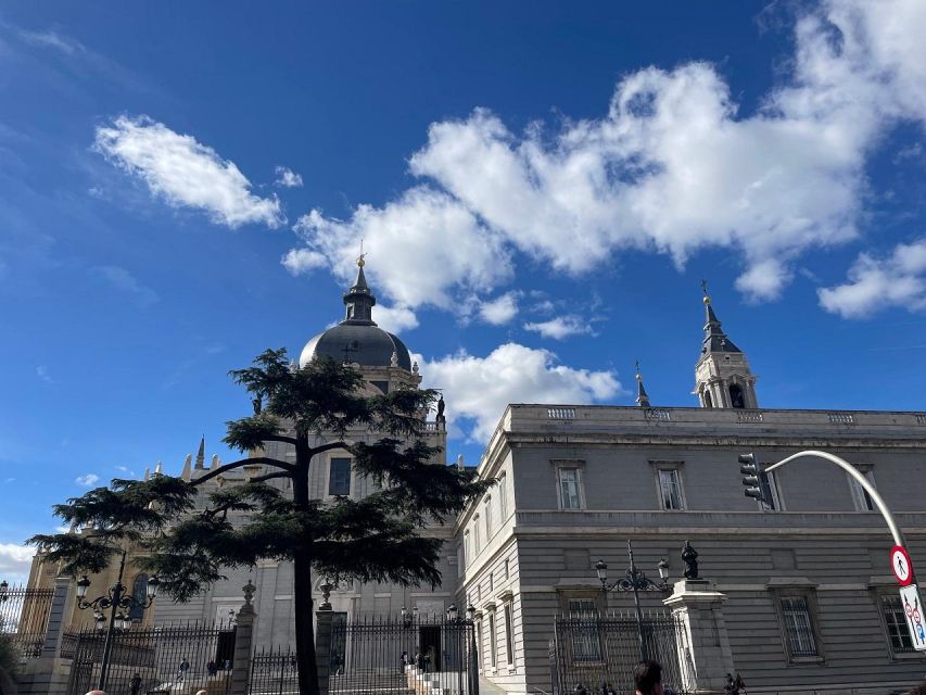 Madrid: Guided City and Royal Palace Tour With Entry Tickets - Important Information