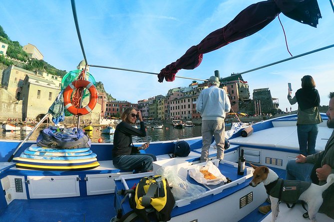 Morning Boat Tour to Cinque Terre With Breakfast and Brunch - Brunch Delights