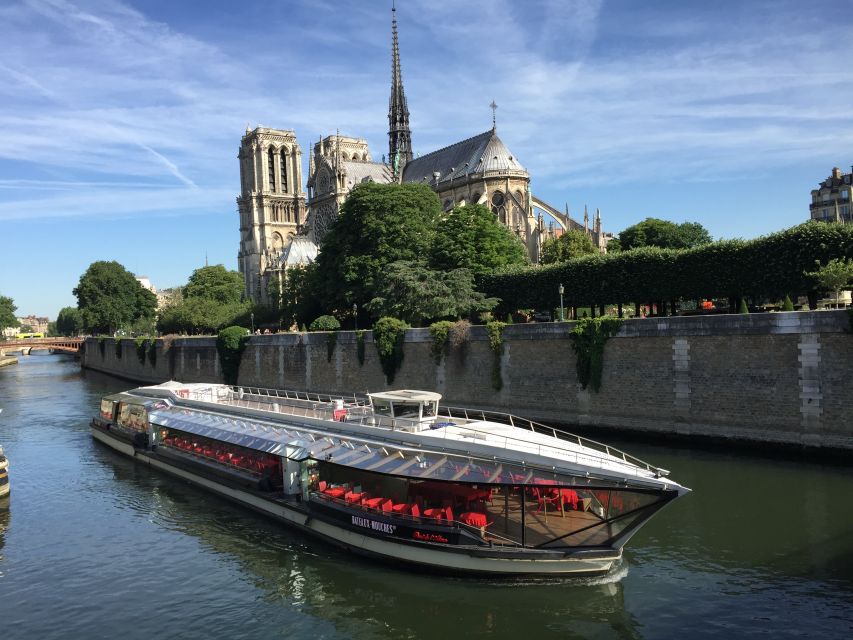 Paris: 4-Course Dinner Cruise on Seine River With Live Music - Inclusions