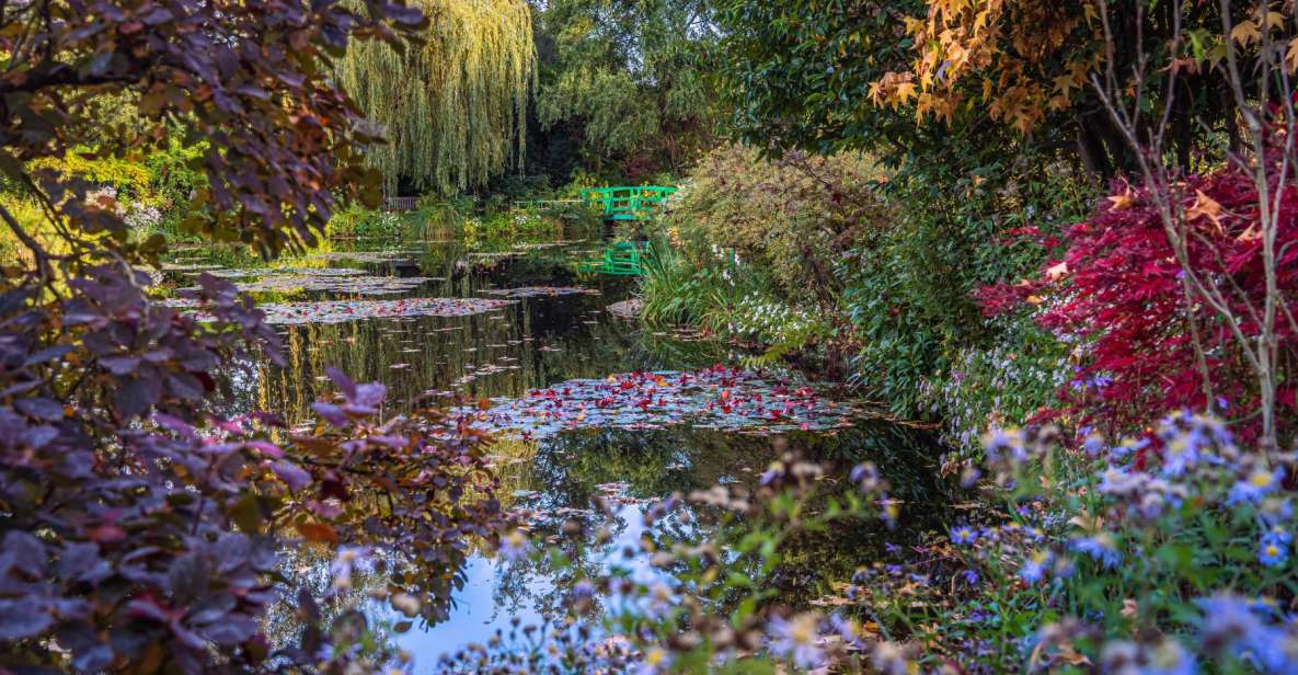 Paris: Transport and Visit Giverny Claude Monet 7 People - Tailored Itinerary