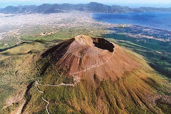 Pompeii & Vesuvius With Lunch & Wine Tasting From Positano - Tour Inclusions and Activities