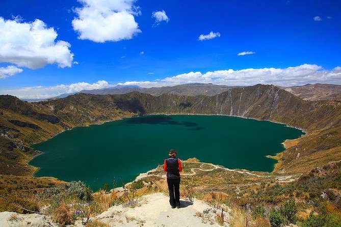 Quilotoa and Volcanoes Avenue Day Trip From Quito With Entrances - Common questions