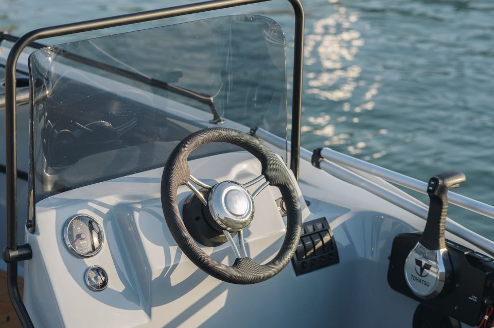 Santorini: Rent a Boat - License Free - Booking Details