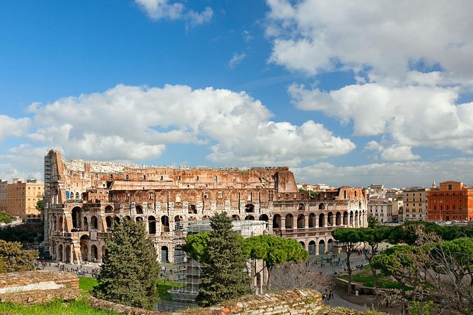 Skip the Line Colosseum Express Guided Tour - 1,5hrs Guided Tour Ticket Included - Tour Experience