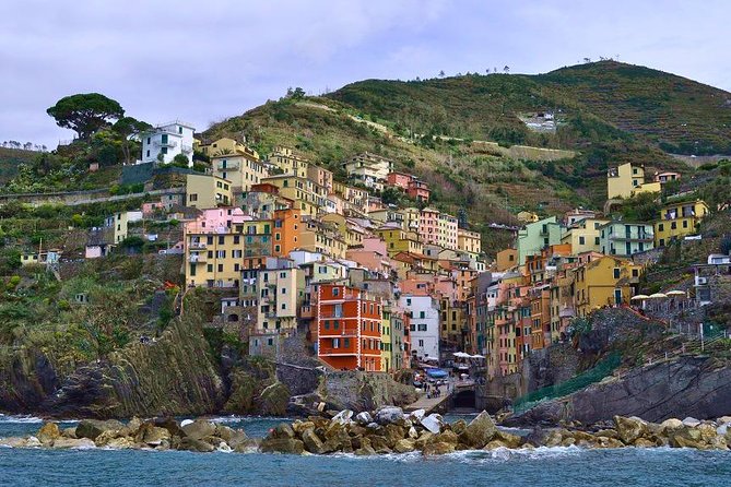 The Best of Cinque Terre Small Group Tour From Lucca - Praise for Tour Guides