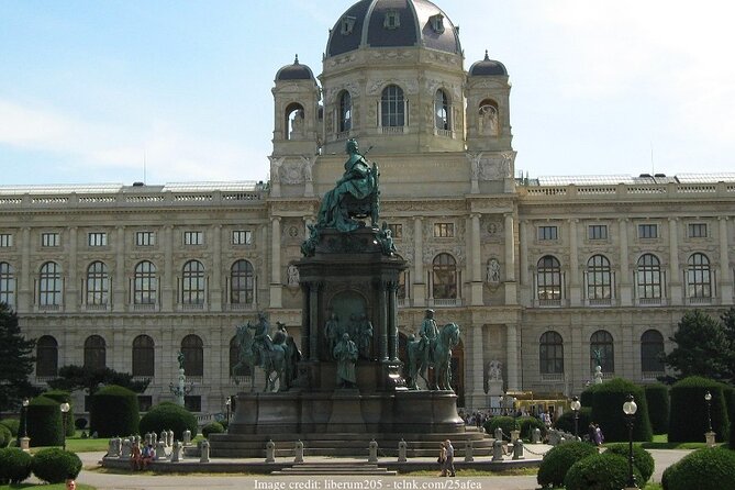 Welcome to Vienna: Private 2.5-hour Highlights Walking Tour - Tour Itinerary