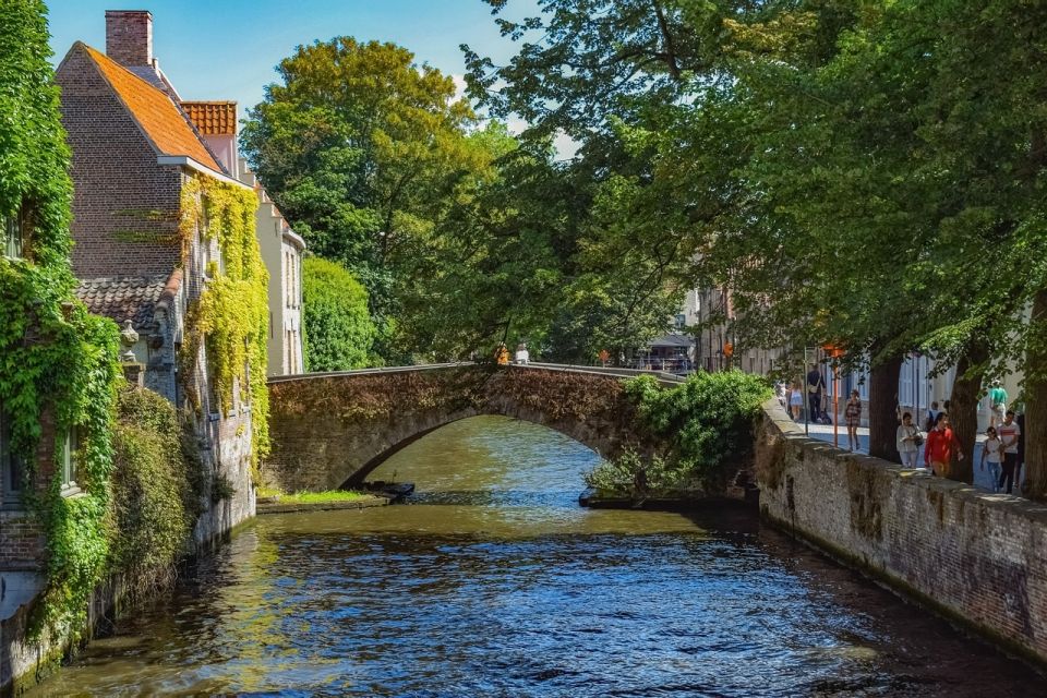 Amsterdam: Private Transfer to Bruges - Private Transfer Service Description