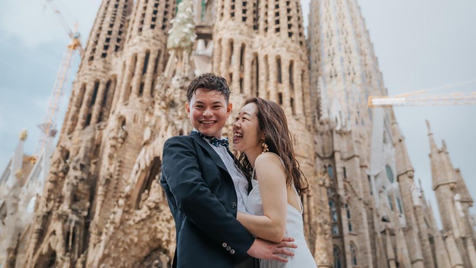 Capture Your Love Story in Sagrada Familia Barcelona - Itinerary and Hidden Gems