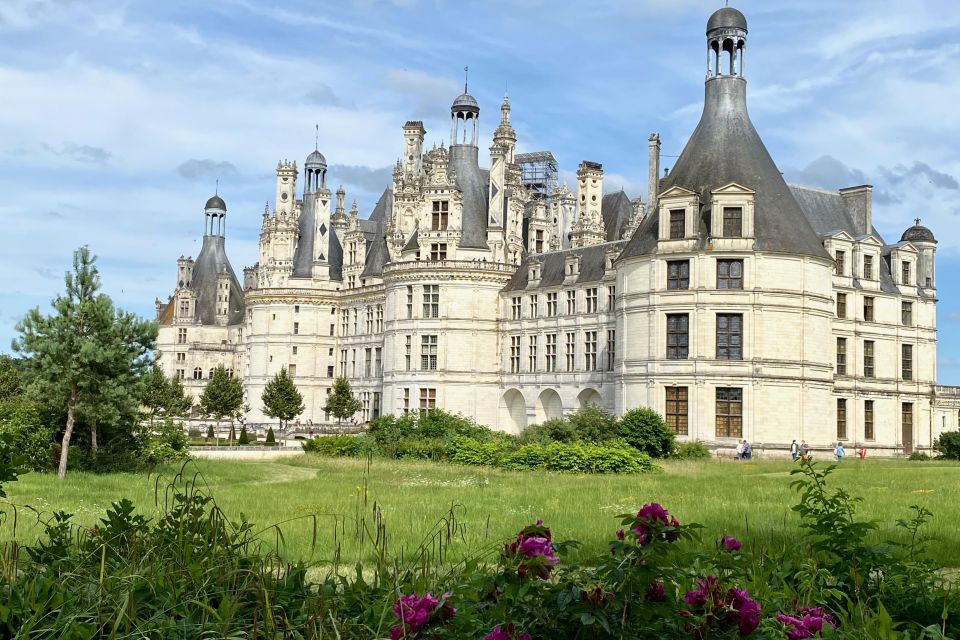 Individual Tour of Chambord, Chenonceau, and Amboise From Paris With a Guide - Group Size and Options