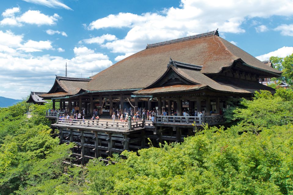 Kyoto: Fushimi Inari-taisha and Kiyomizu-dera (Spanish Guide) - Common questions