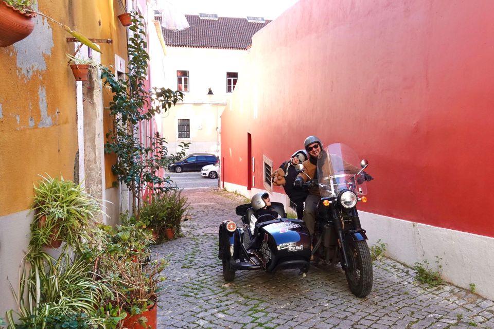 Lisbon: Private Sidecar Tour 3h30 - Booking and Reservation