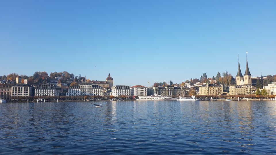 Luzern Elegance: Private City Walk and Panoramic Lake Cruise - Live Tour Guide and Language Options