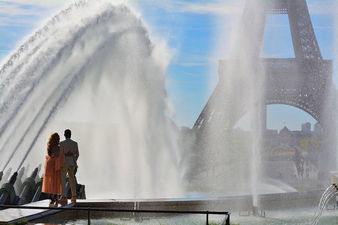 Paris Famous Landmarks PhotoWalks Tour - Background