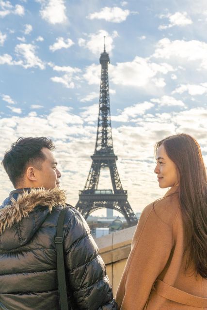 Paris: Private Eiffel Tower Couples Photo Shoot - Inclusions