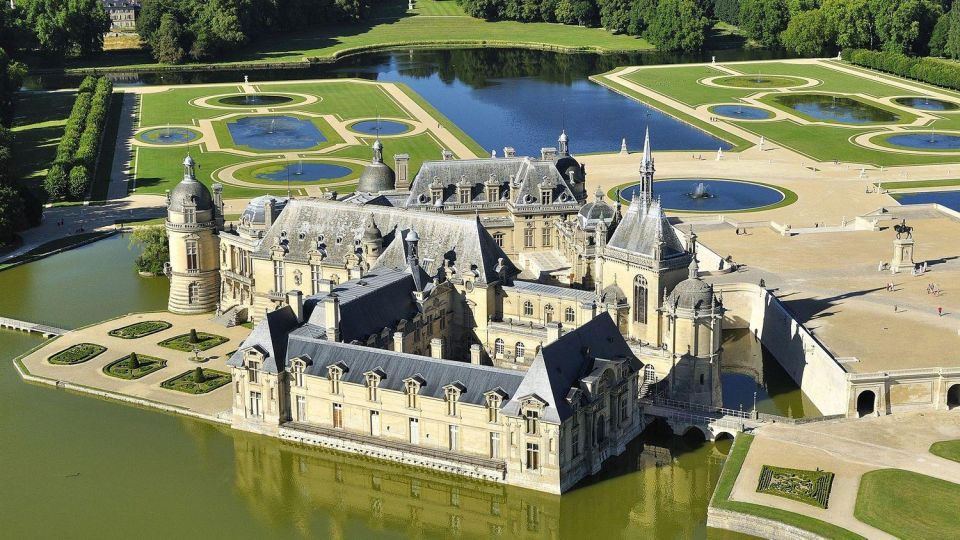 Paris: Private Transfer to Château Chantilly in a 7-Seat Van for 4 Hours - Booking Details
