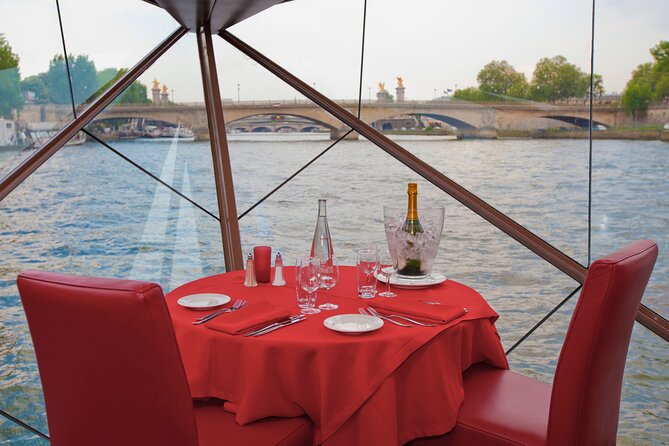 Paris Seine River Lunch Cruise by Bateaux Mouches - Common questions