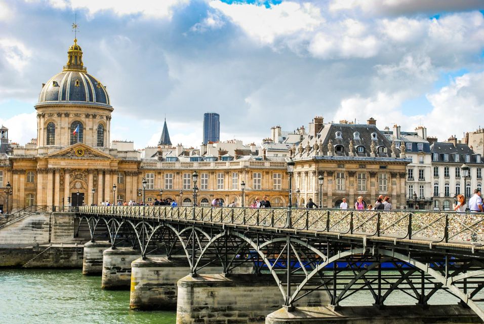 Paris: Seine River Walking Tour With Optional Musée Dorsay - Common questions