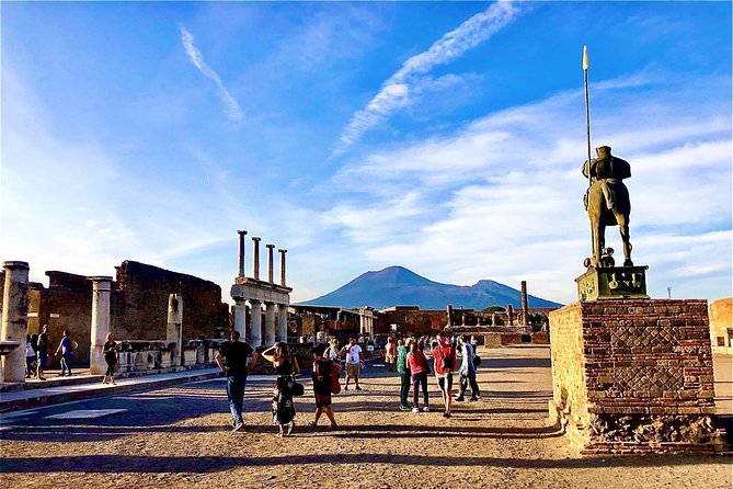 Pompeii & Vesuvius With Lunch & Wine Tasting From Positano - Common questions