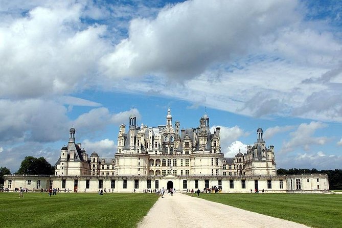 Private Full Day Tour to Loire Valley From Paris With Hotel Pick up - Reviews and Ratings Summary