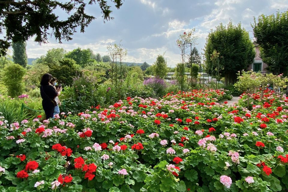 Private Giverny Half-Day Trip From Paris by Mercedes - Live-Guided Information