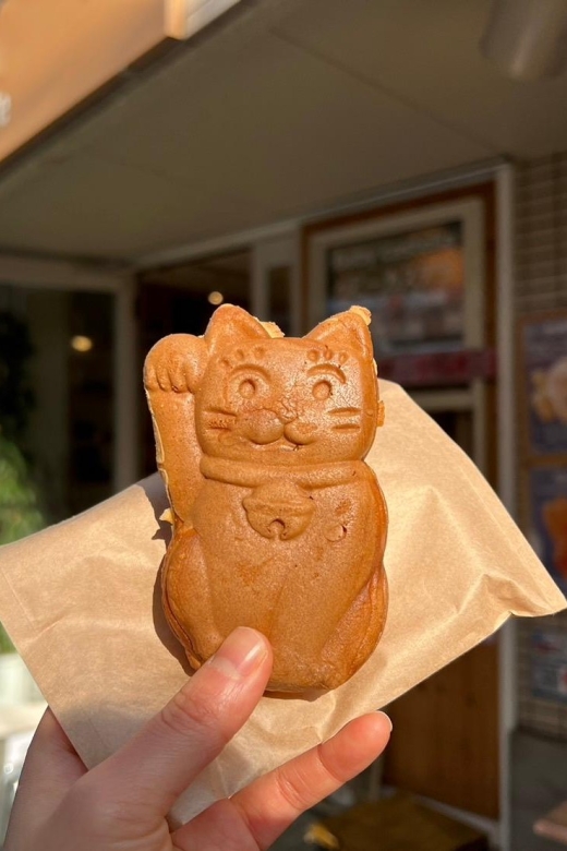 Tokyo Gotokuji Unique Temple Walking Tour for Cat Lovers. - Group Size Limit