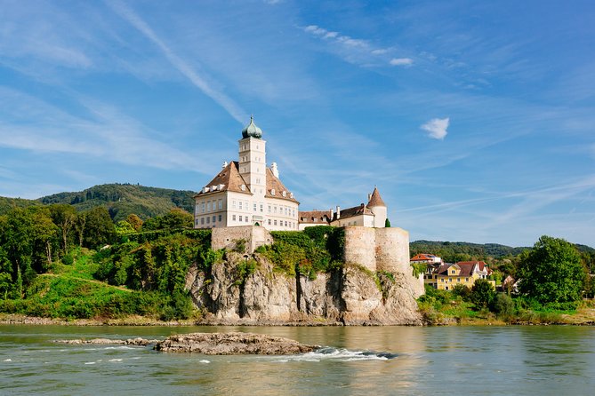 Danube Valley Day Trip From Vienna - Mixed Reviews