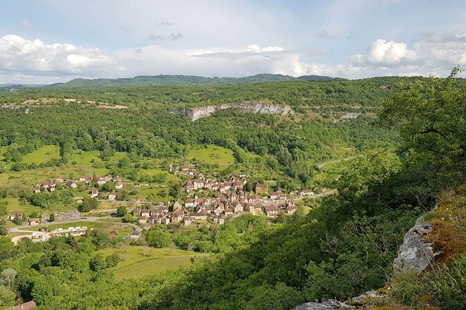 Hike to Discover the Most Beautiful Villages of France of the Dordogne Valley : Loubressac and Autoi - Sustainable Travel Practices