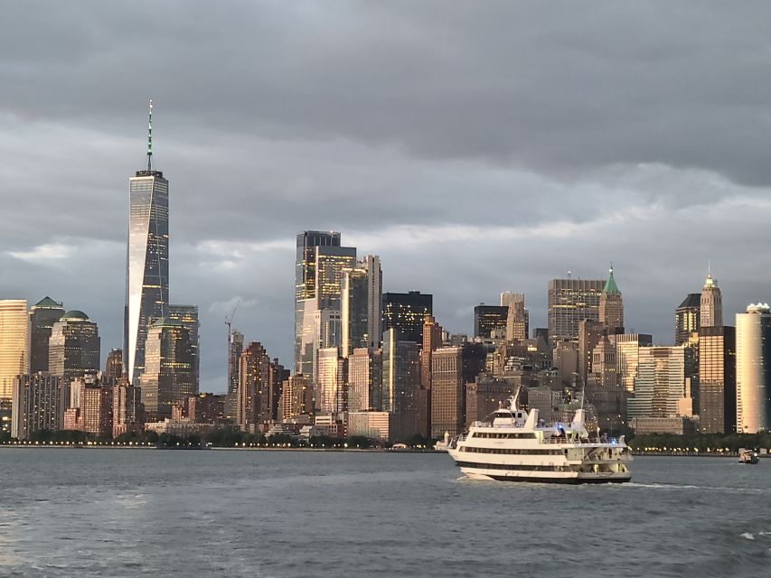 NYC: Christmas Day Buffet Brunch or Dinner Harbor Cruise - Cruise Highlights