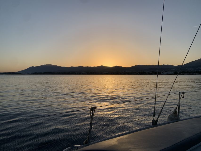 Puerto Banús: Sunset Sail in Marbella With Drinks & Snacks - Sunset Sail Itinerary