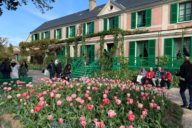 Versailles Palace and Giverny Private Guided Tour From Paris - Common questions