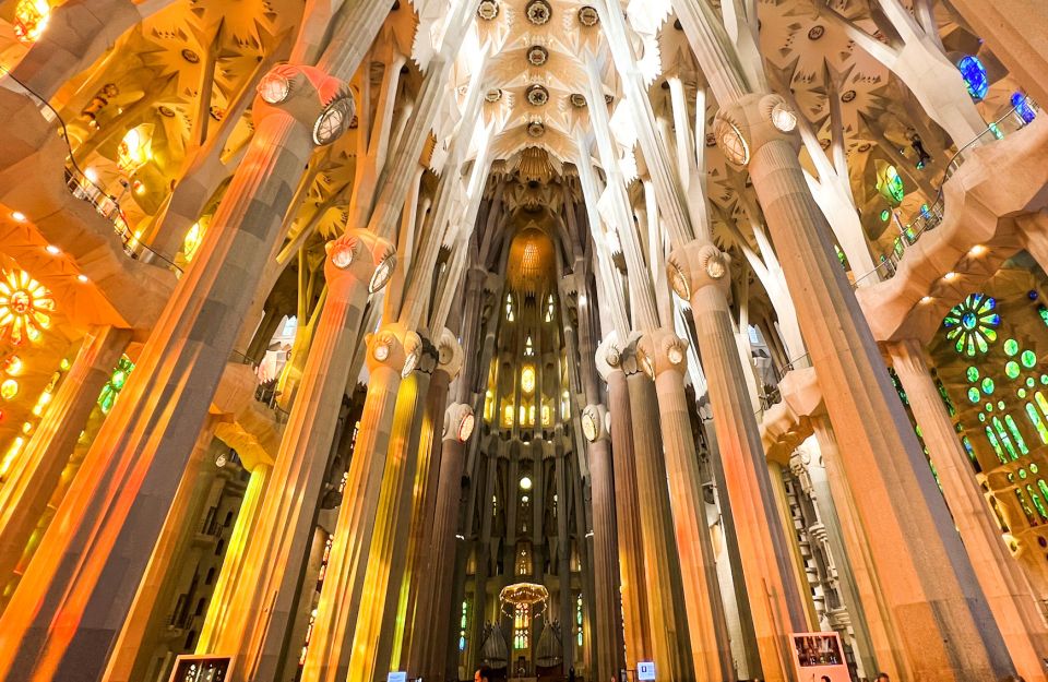 Barcelona: Park Güell & La Sagrada Familia Tickets and Tour - Additional Tips