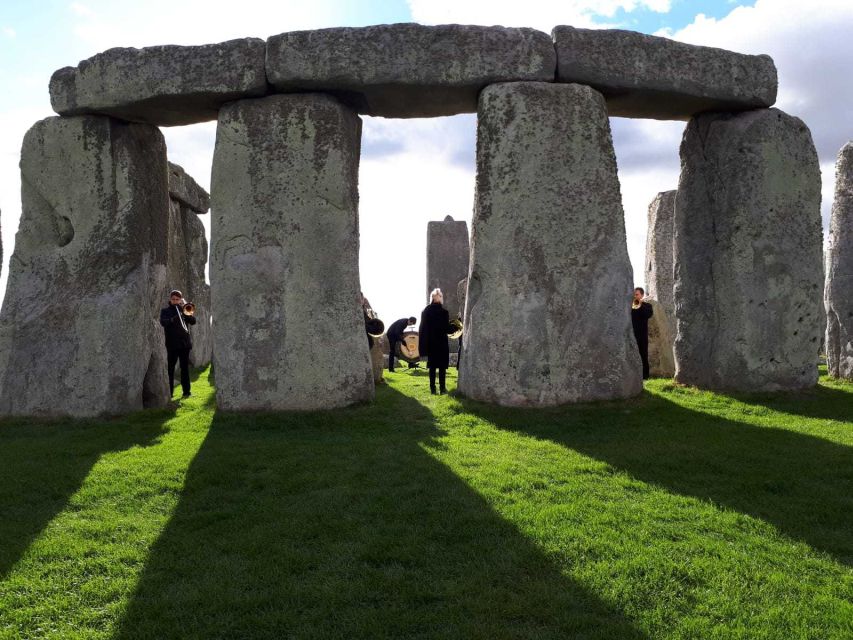 From London: Stonehenge, Bath & Lacock Full-Day Sunrise Tour - Common questions