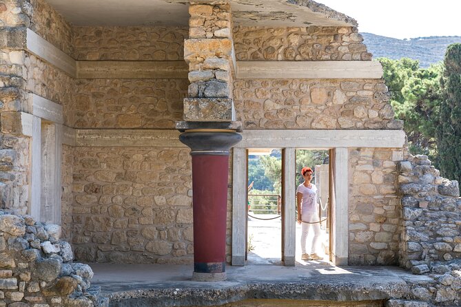 Knossos Palace and Arch. Museum of Heraklion Tour - Common questions