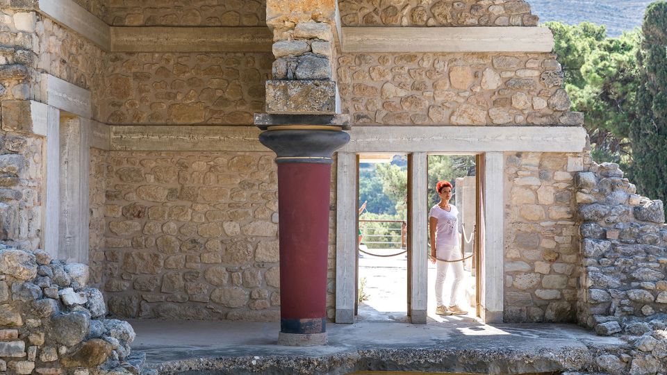 Knossos Palace: Private Guided Tour With Skip-The-Line Entry - Notable Testimonials From Travelers