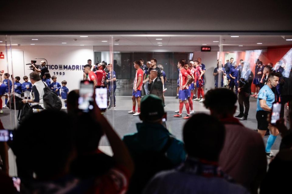 Madrid: Atlético De Madrid Tunnel Experience + Match Ticket - Common questions